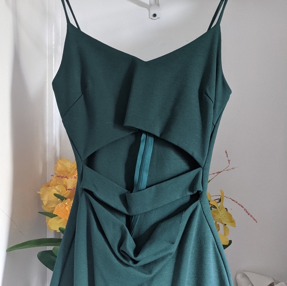 Unique Green Dress - Picture 3 of 4